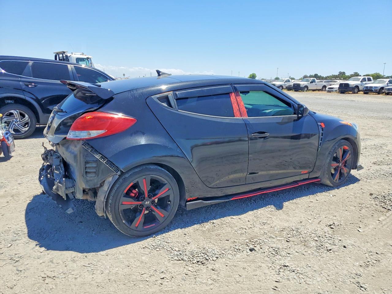 2016 Hyundai Veloster Base - Image 3