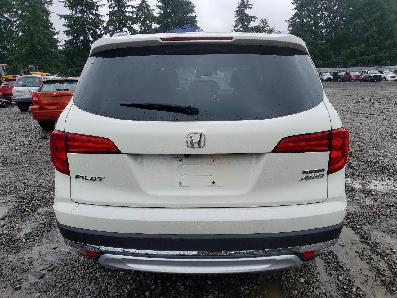 2017 Honda Pilot Touring - Image 6