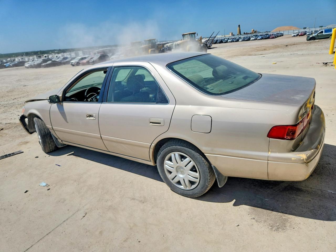 2001 Toyota Camry Ce - Image 2