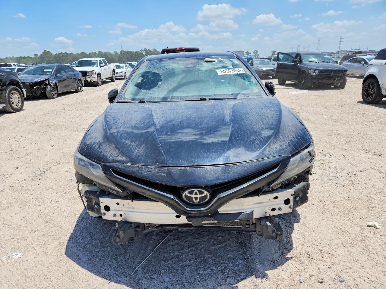 2021 Toyota Camry Se - Фото 5