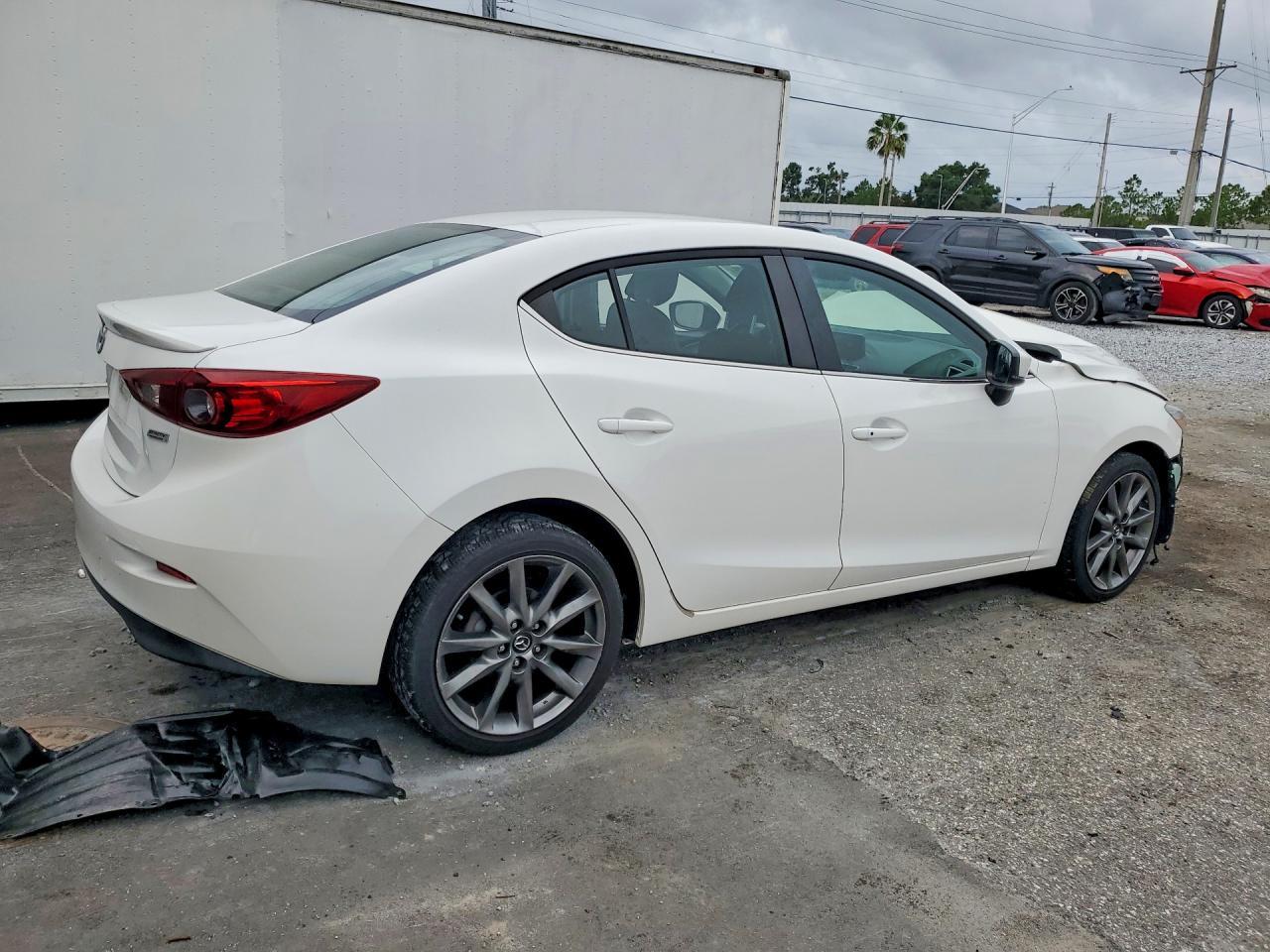 2018 Mazda 3 Touring - Фото 3