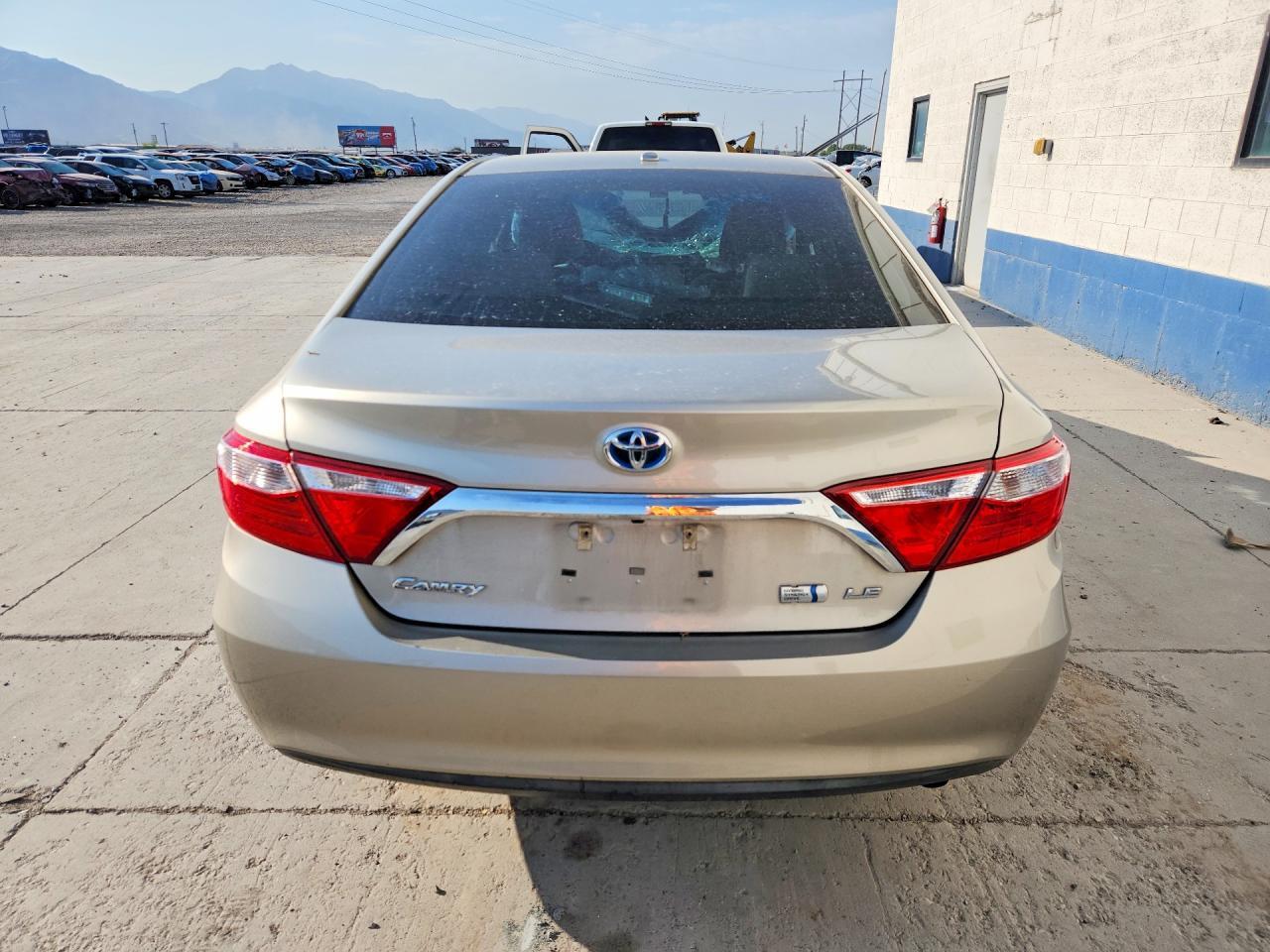 2017 Toyota Camry Hybrid Le - Фото 6
