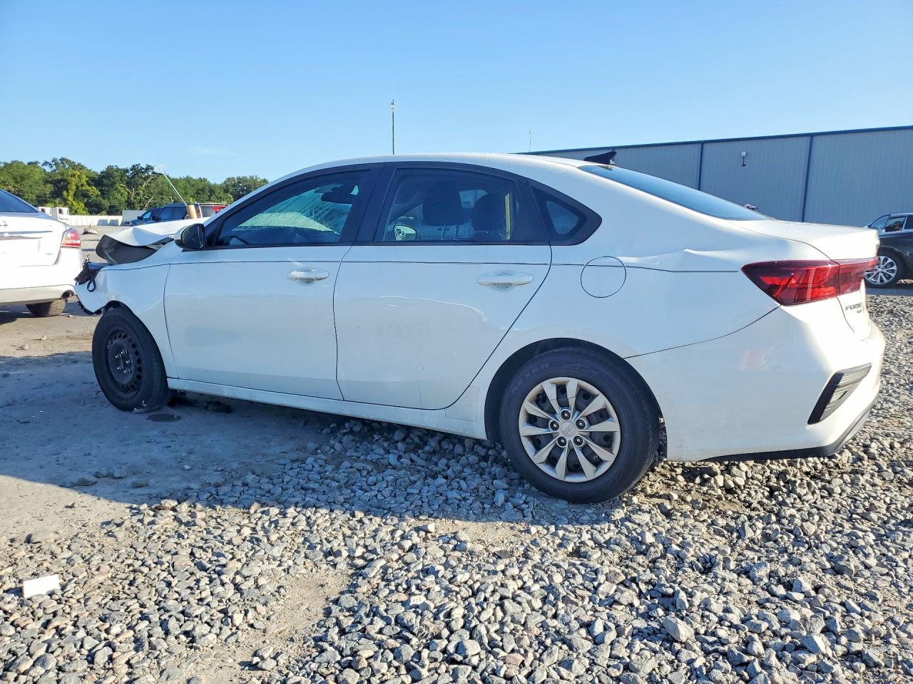 2021 Kia Forte Fe - Image 2