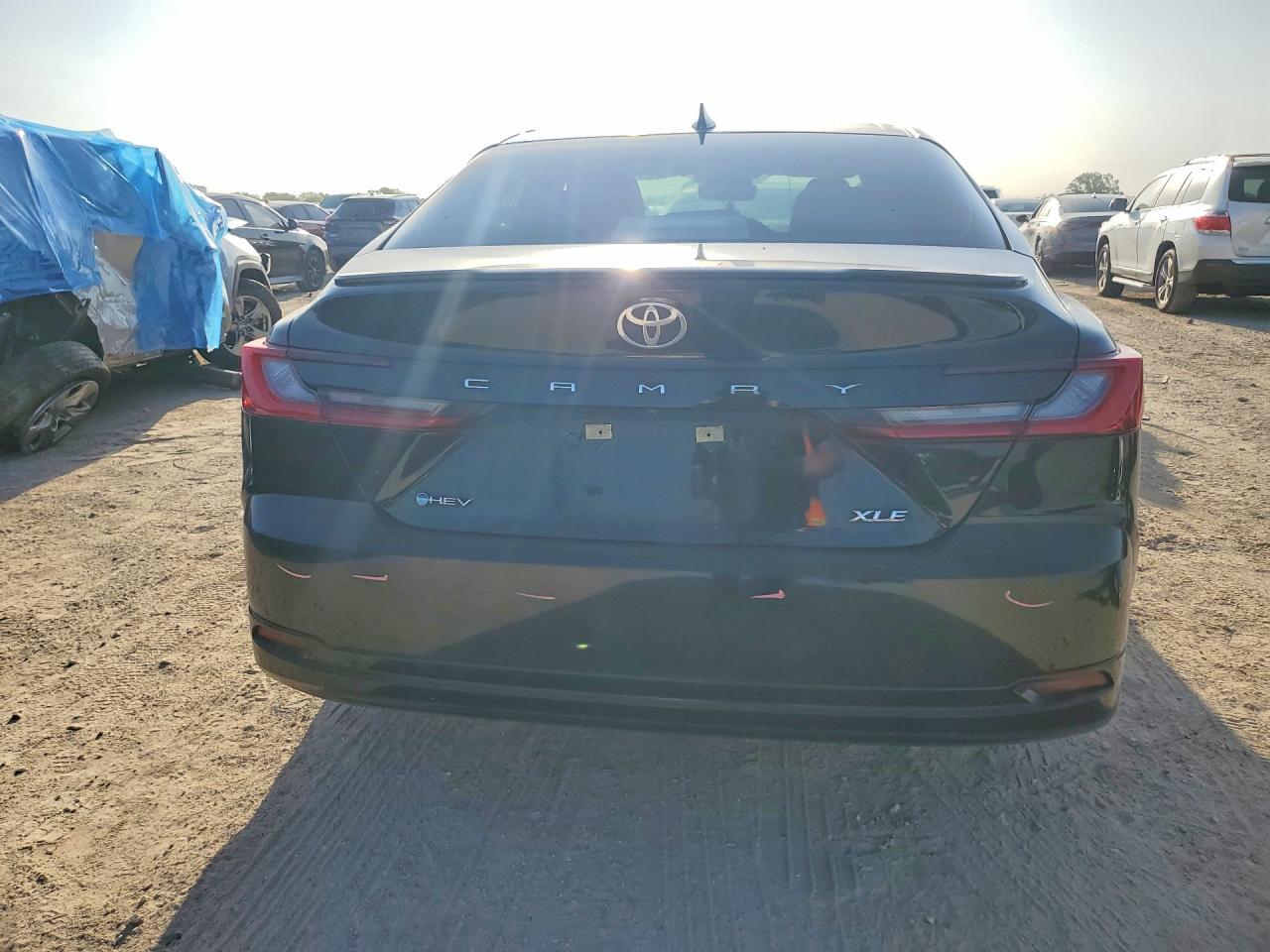 2025 Toyota Camry Xle - Фото 6