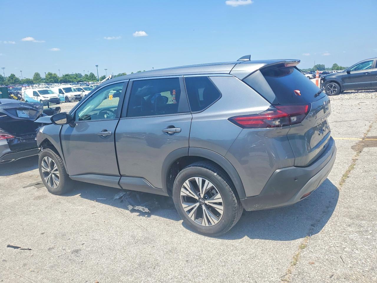 2023 Nissan Rogue Sv - Фото 2