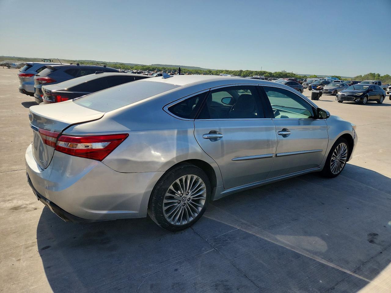 2016 Toyota Avalon Limited - Image 3