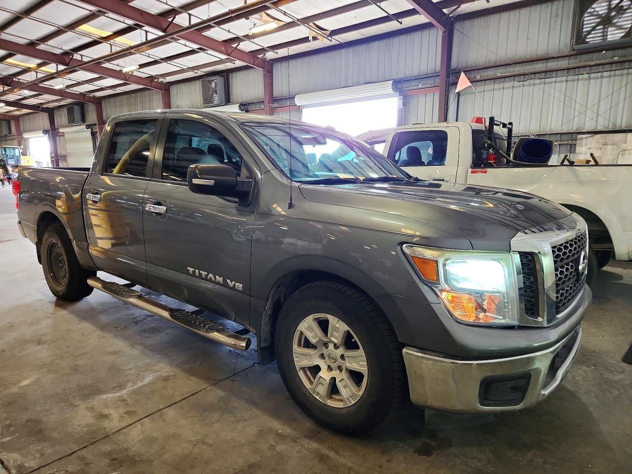 2018 Nissan Titan S - Фото 4