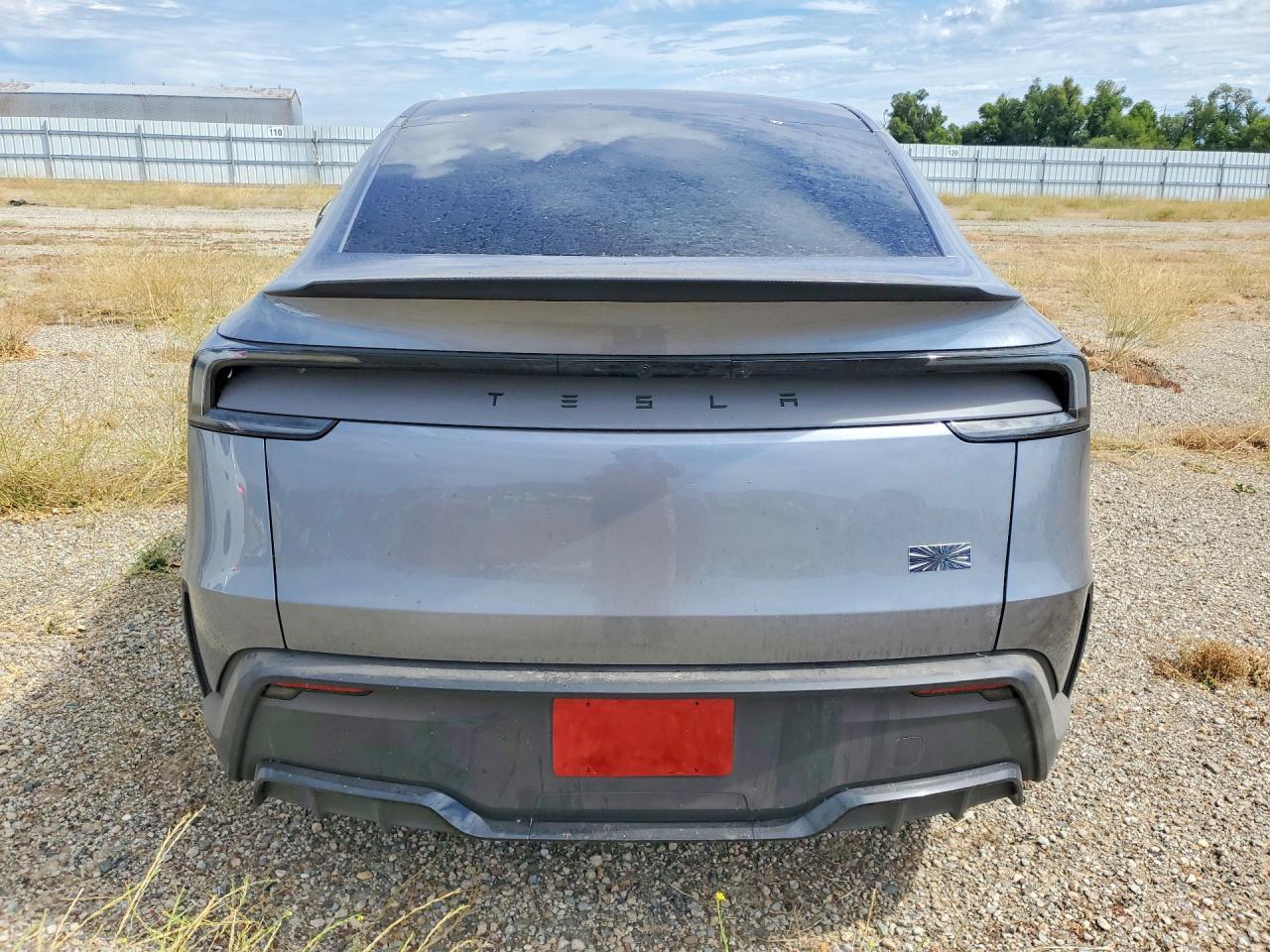 2026 Tesla Model Y - Фото 6