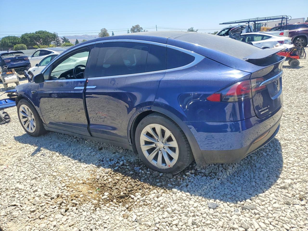 2018 Tesla Model X - Фото 2