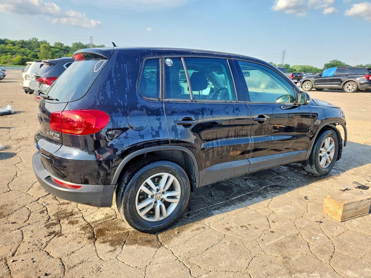 2013 Volkswagen Tiguan S - Фото 3