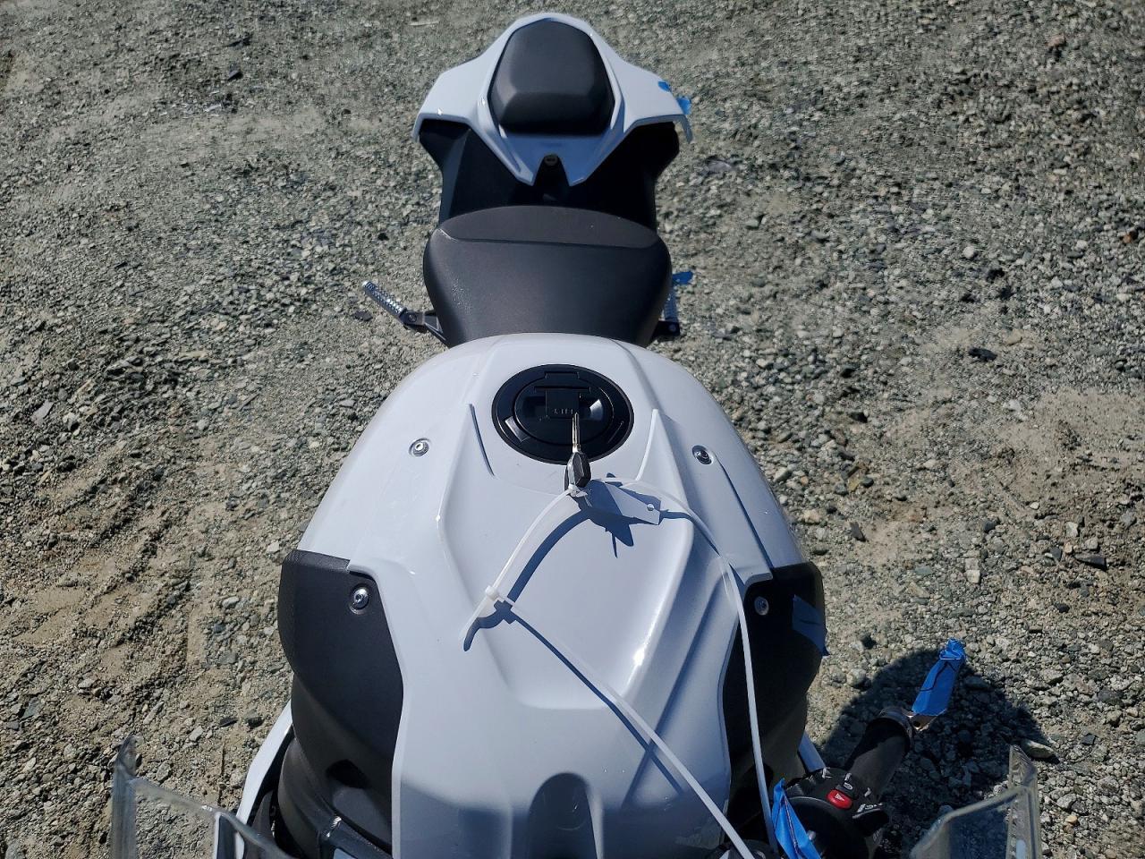 2025 BMW S 1000 Rr - Image 5