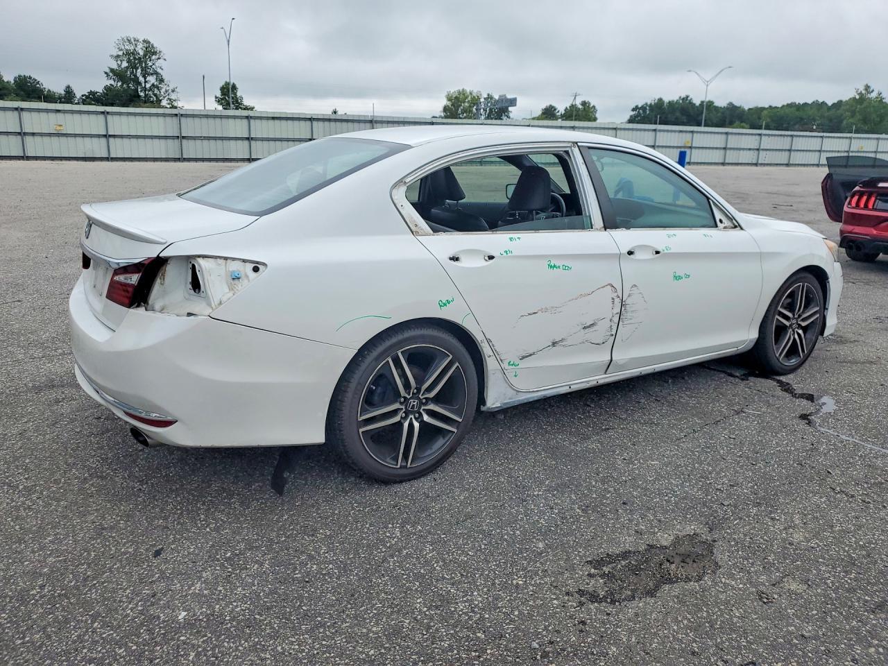 2017 Honda Accord Sport - Фото 3