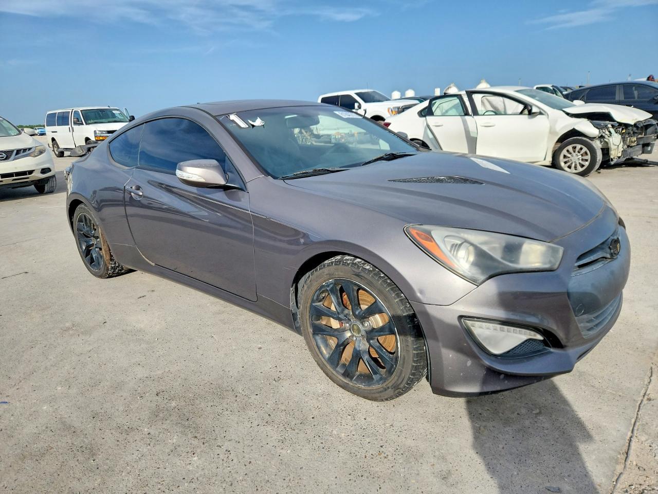 2013 Hyundai Genesis Coupe 3.8 Grand Touring - Image 4