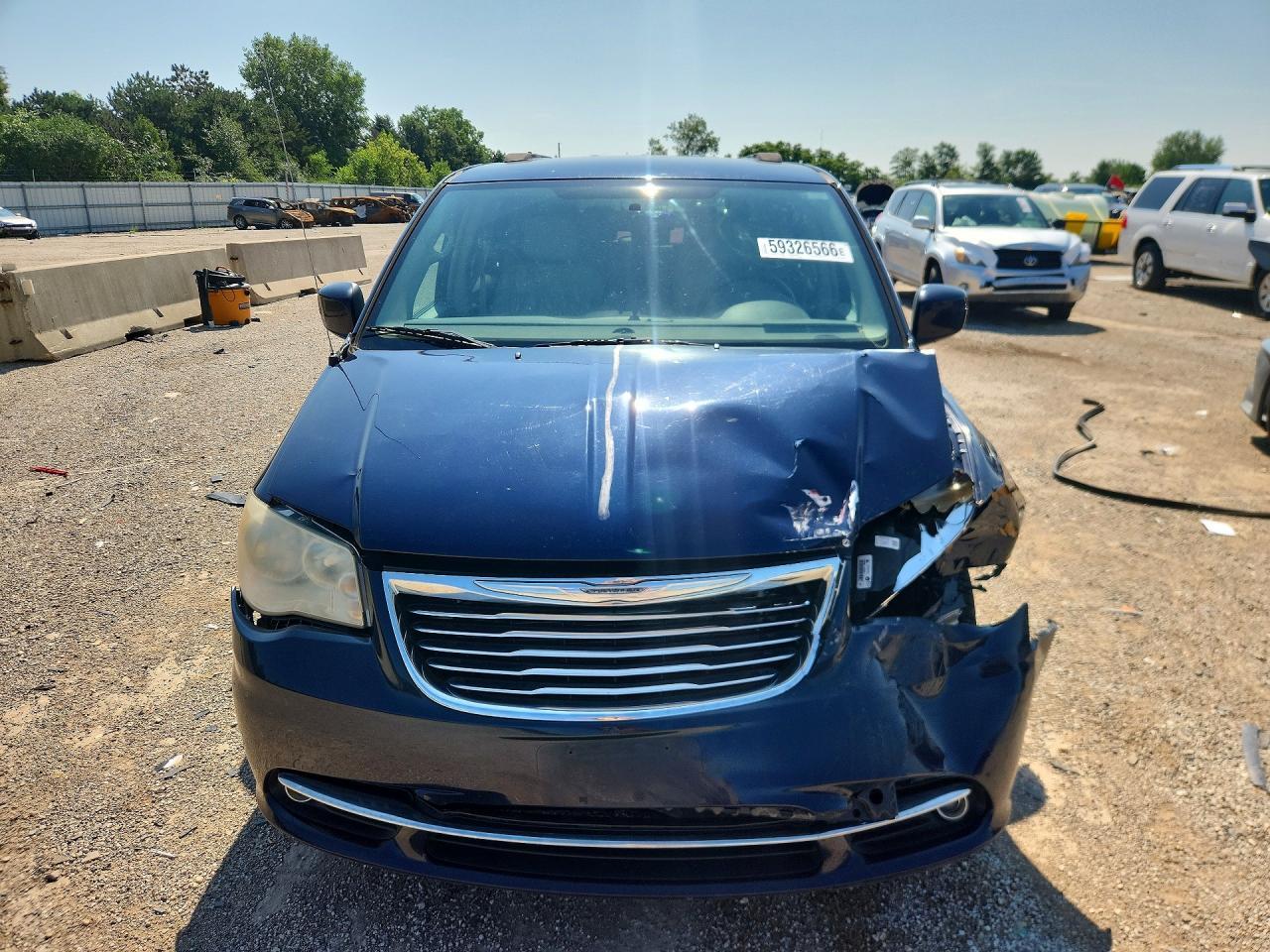 2012 Chrysler Town & Country Touring - Фото 5