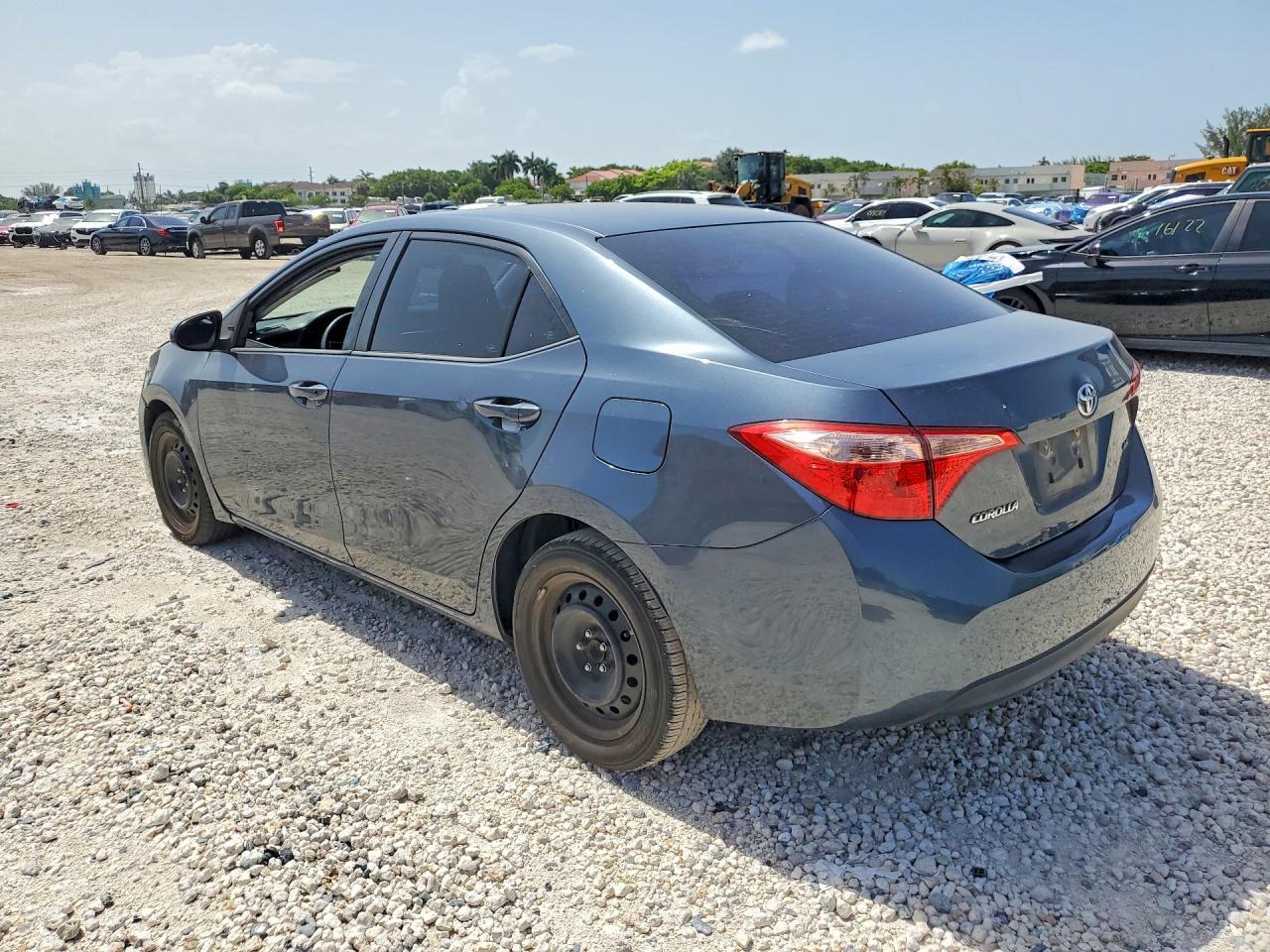 2019 Toyota Corolla Le - Фото 2