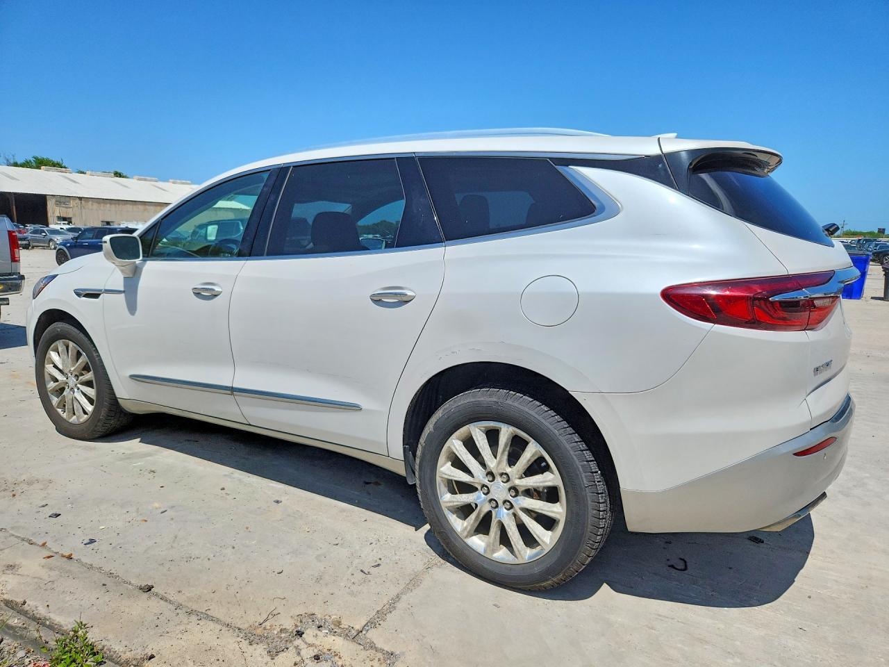 2018 Buick Enclave Premium - Фото 2