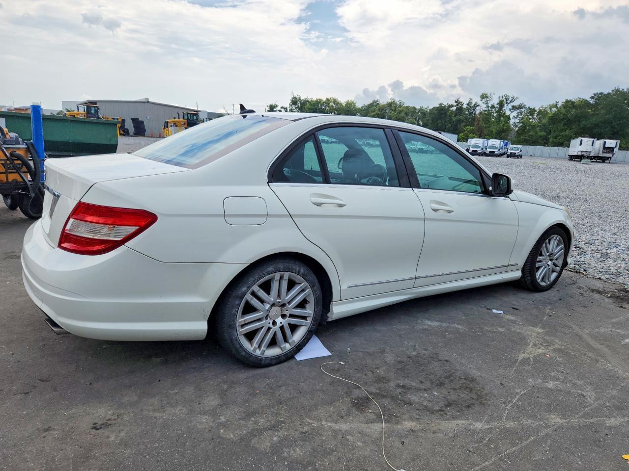 2008 Mercedes-Benz C 300 - Фото 3