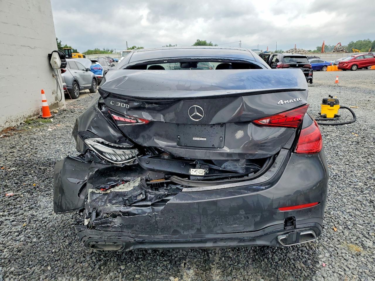 2025 Mercedes-Benz C 300 4Matic - Фото 6