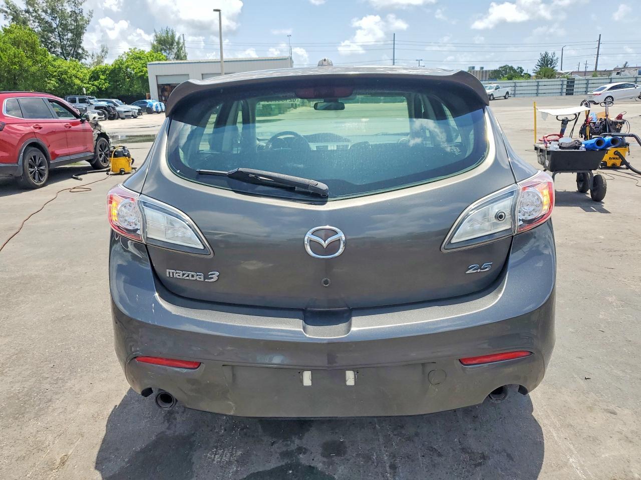 2011 Mazda 3 S - Image 6