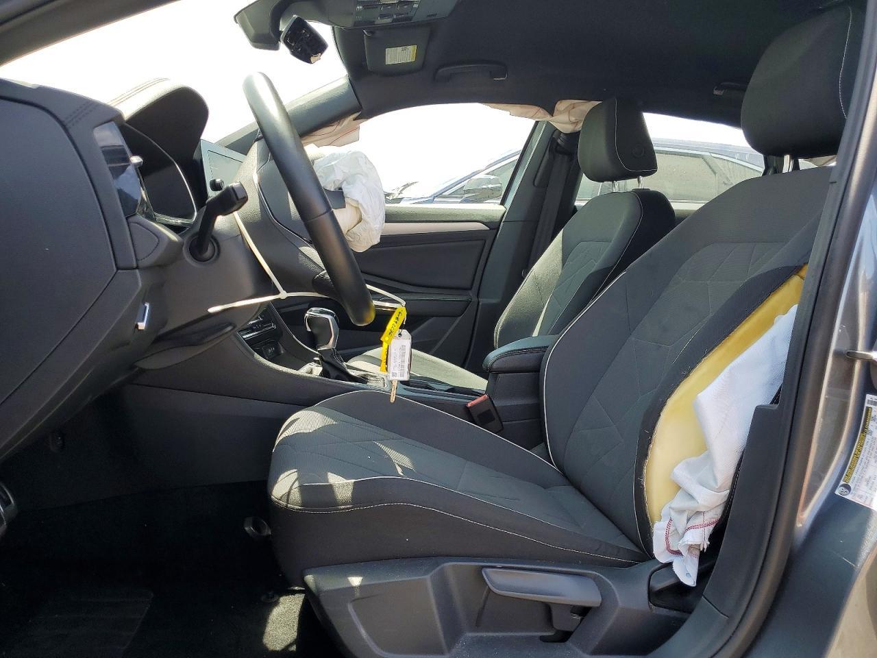 2025 Volkswagen Jetta Sport - Image 7