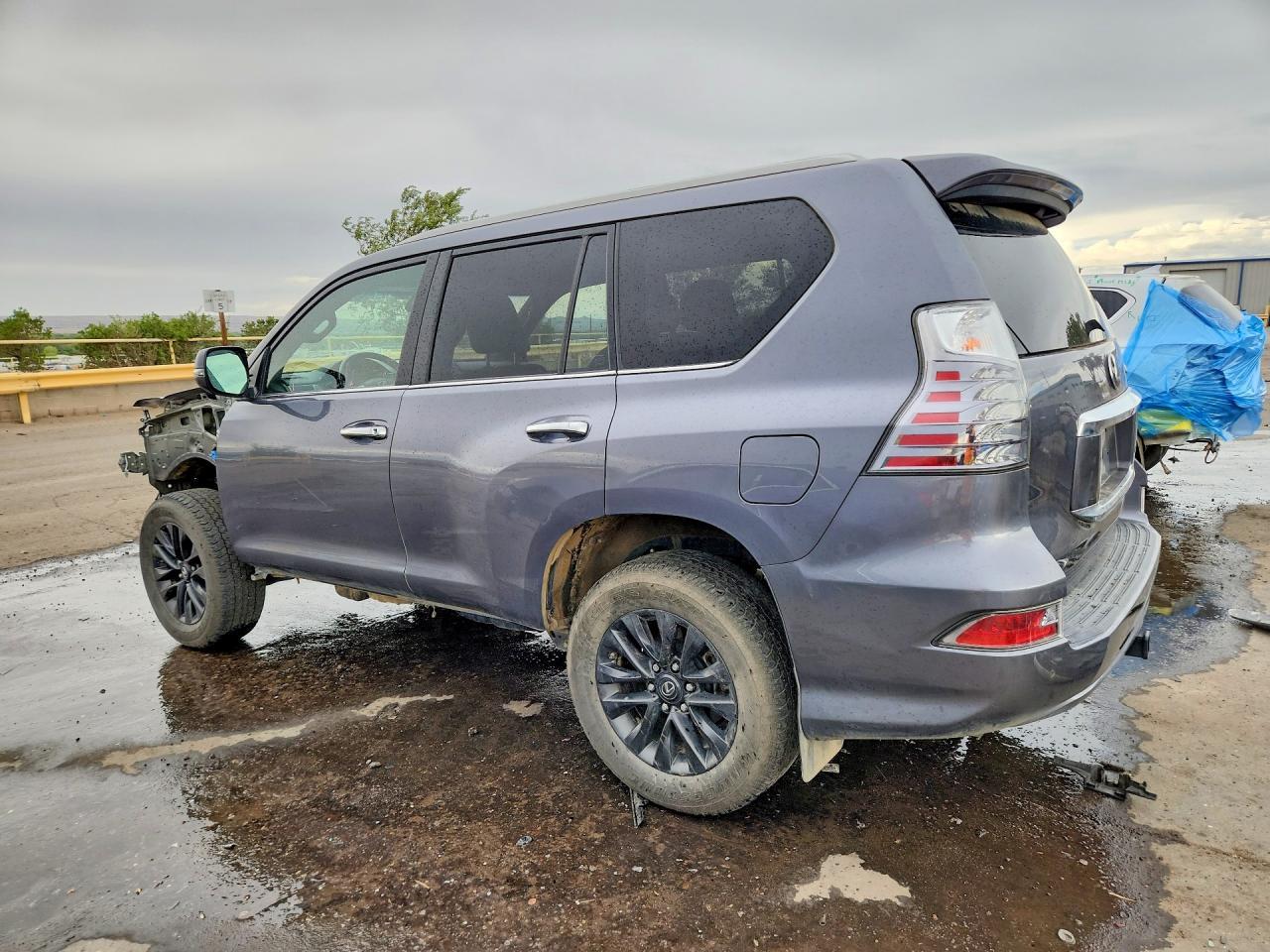 2020 Lexus Gx 460 Premium - Image 2