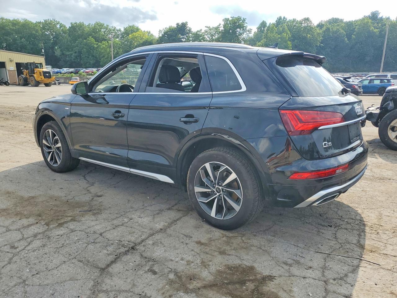 2025 Audi Q5 Premium Plus 45 - Image 2
