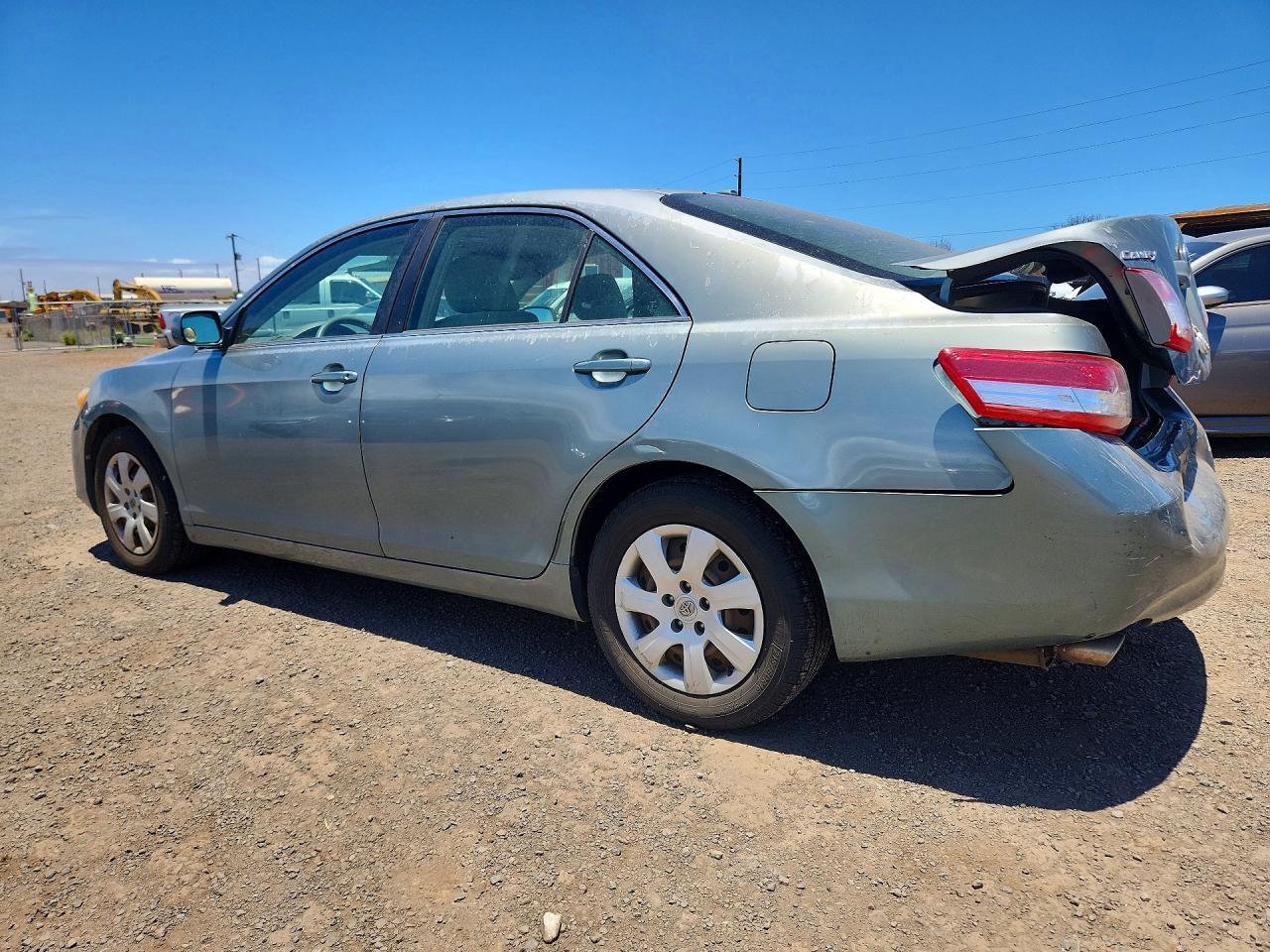 2010 Toyota Camry Le V6 - Image 2