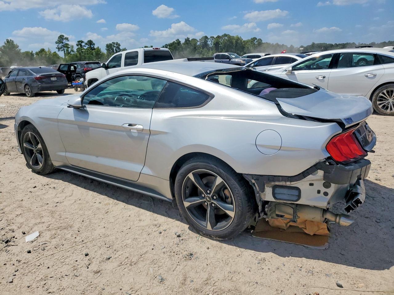 2018 Ford Mustang - Фото 2