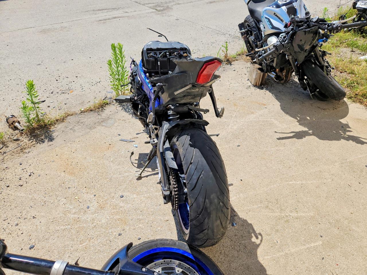2022 Yamaha Yzfr1 - Фото 4
