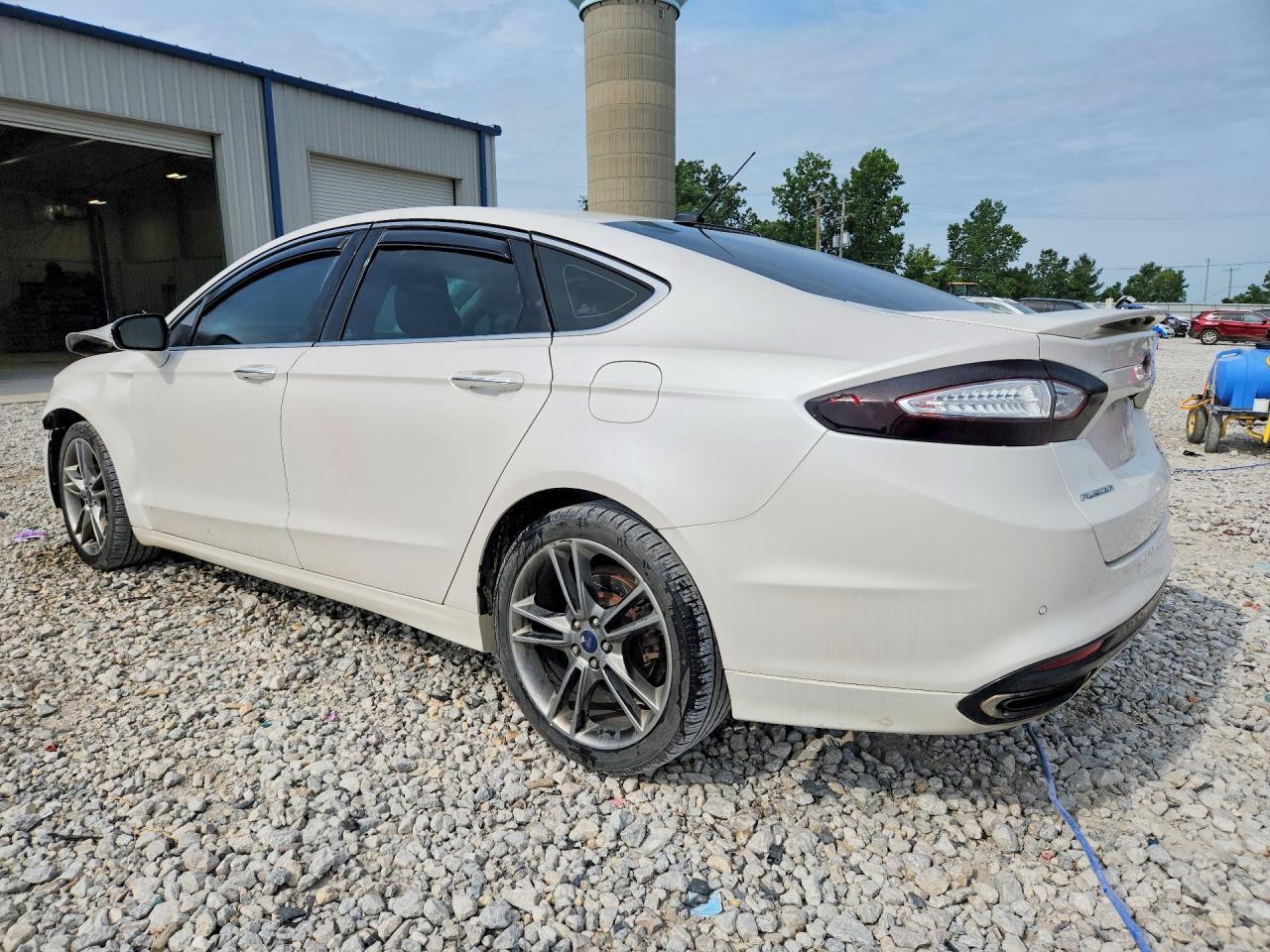 2015 Ford Fusion Titanium - Фото 2