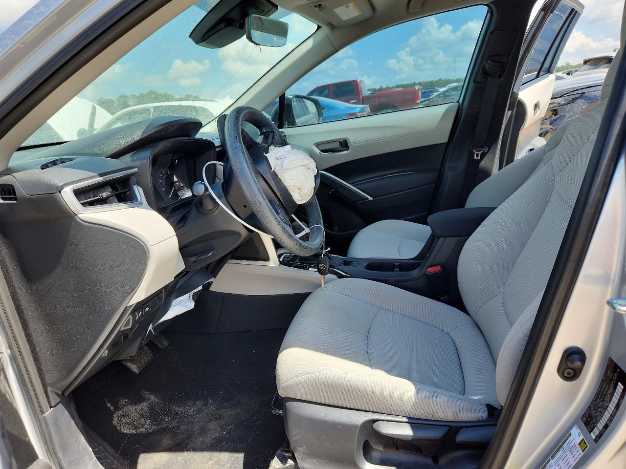 2023 Toyota Corolla Cross L - Image 7