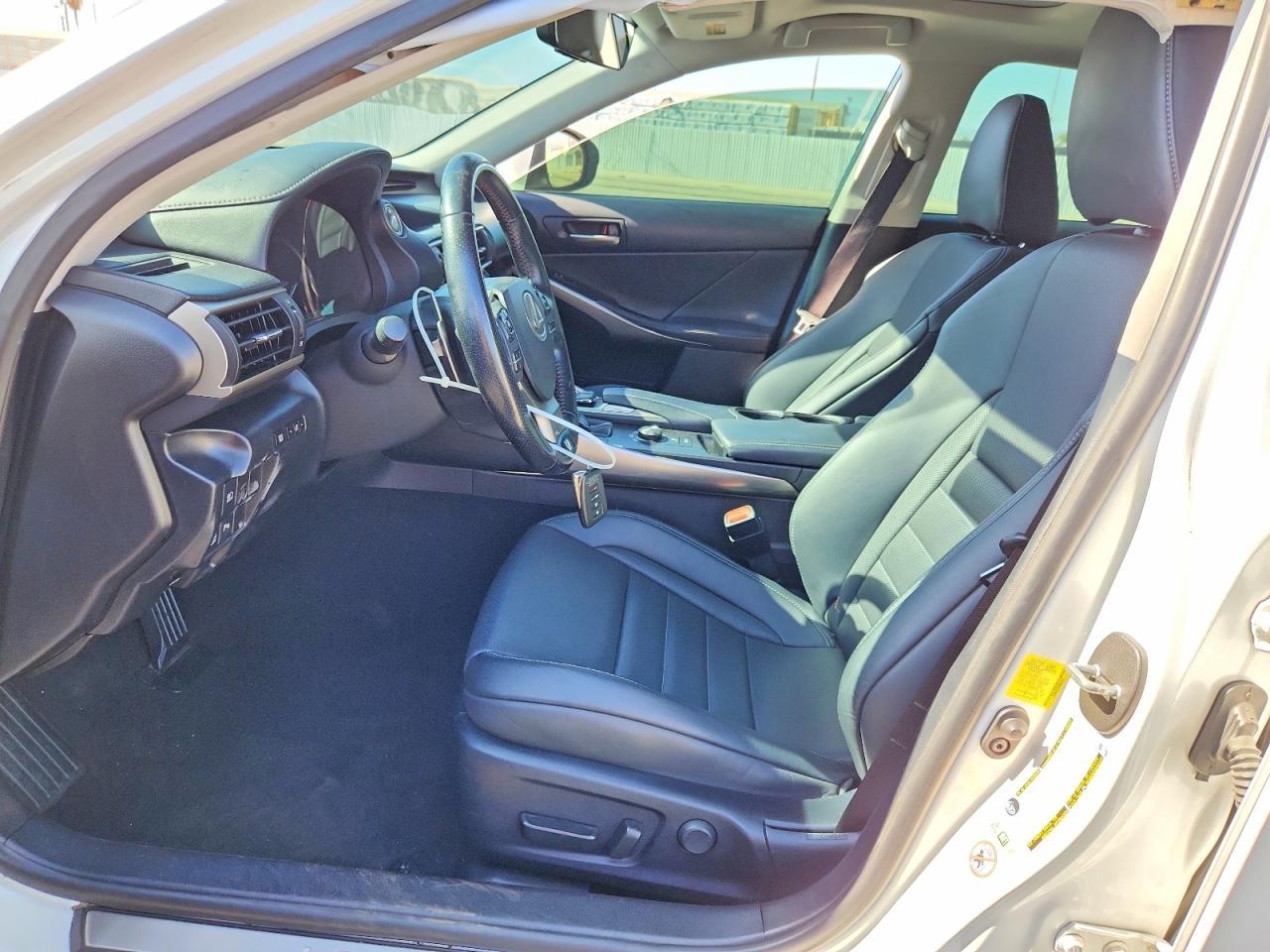 2017 Lexus Is 200T - Image 7