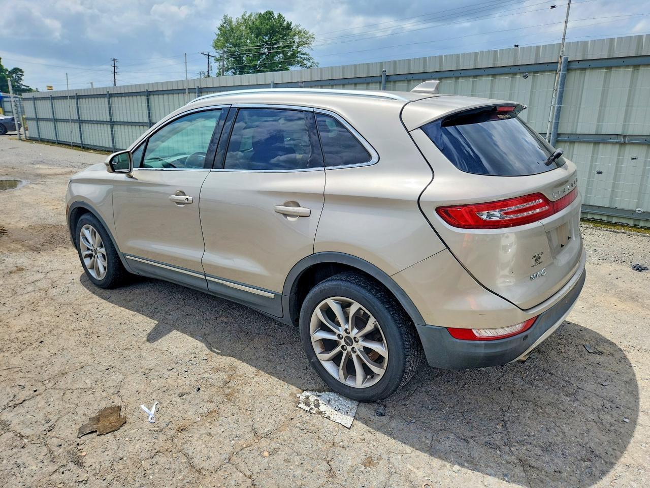 2024 Lincoln Mkc - Image 2