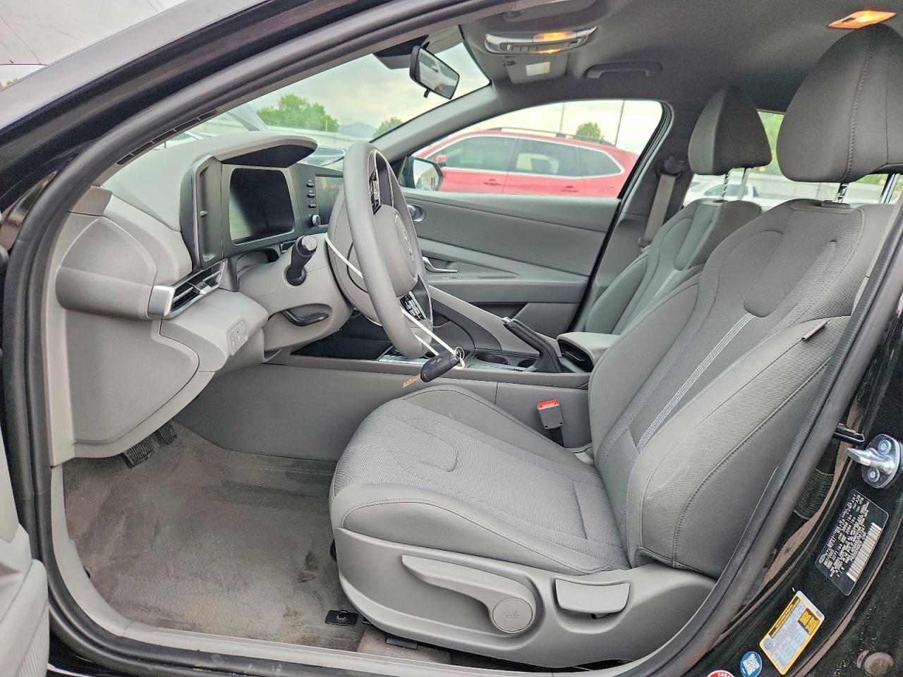 2025 Hyundai Elantra Se - Фото 7