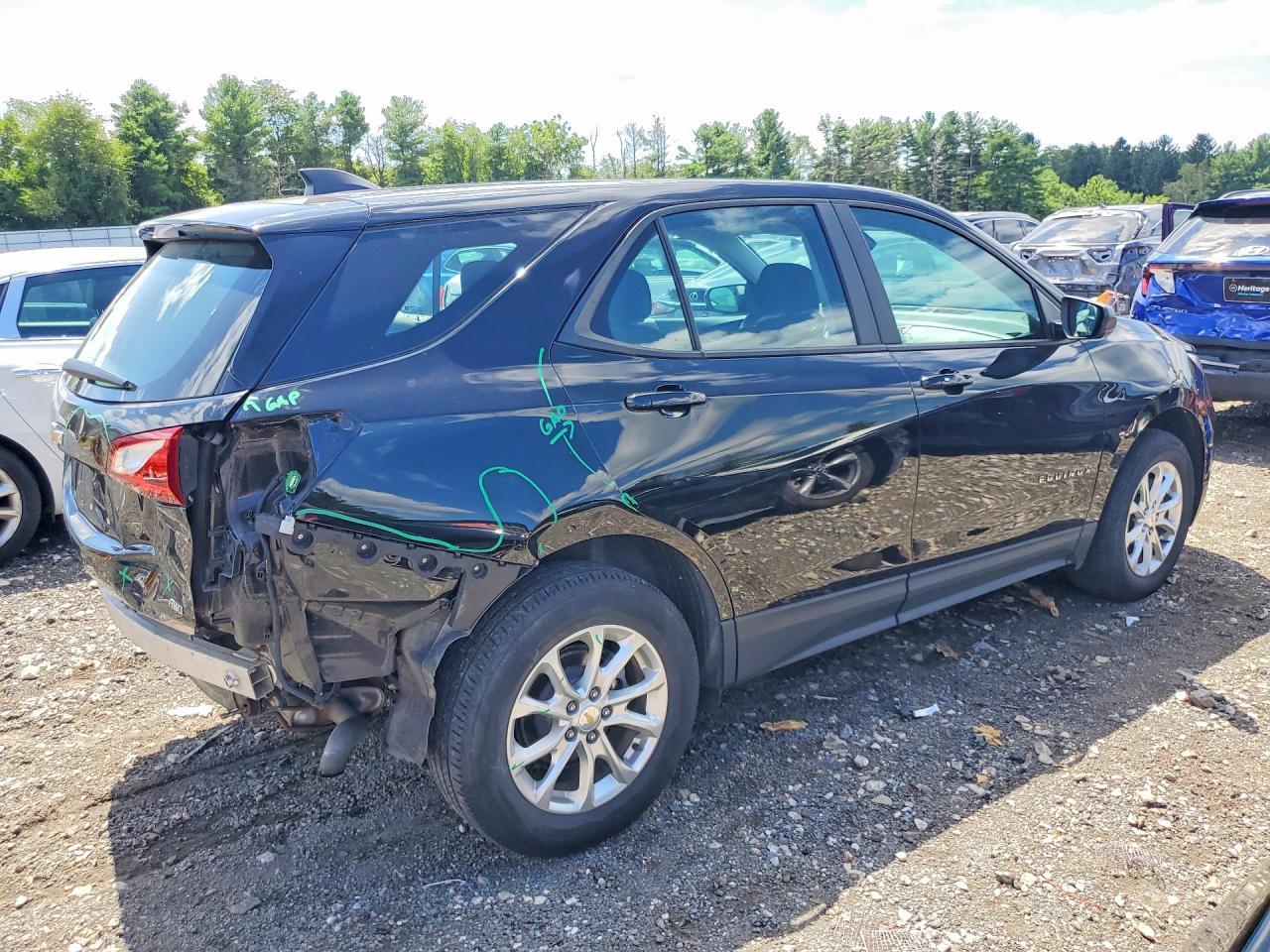 2020 Chevrolet Equinox Ls - Image 3