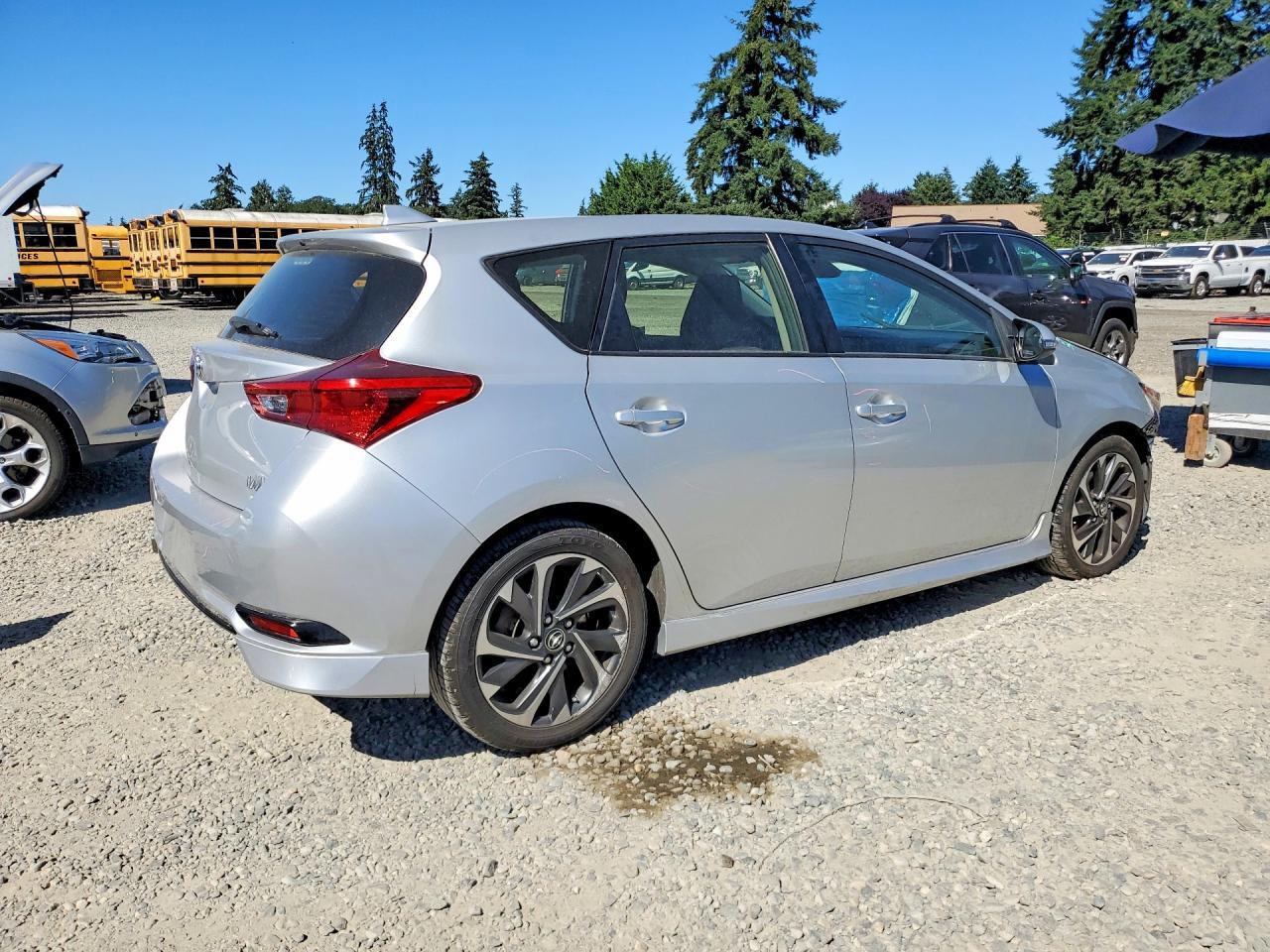 2017 Toyota Corolla Im Base - Фото 3