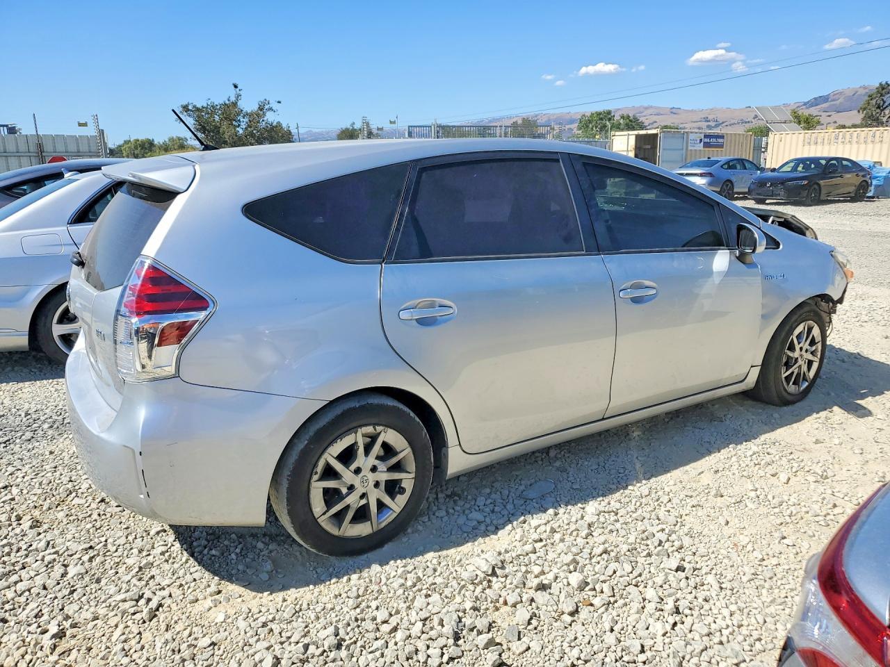 2015 Toyota Prius V Two - Image 3