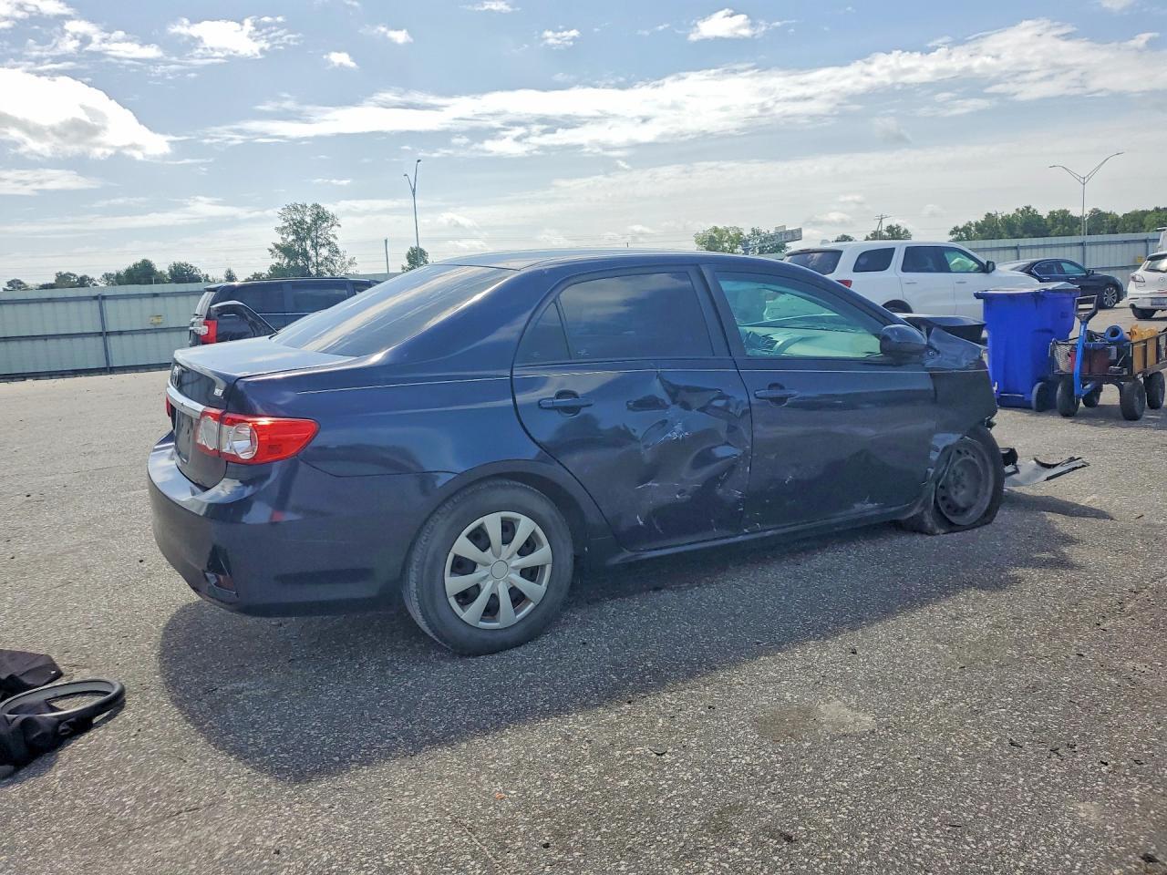 2011 Toyota Corolla Le - Image 3