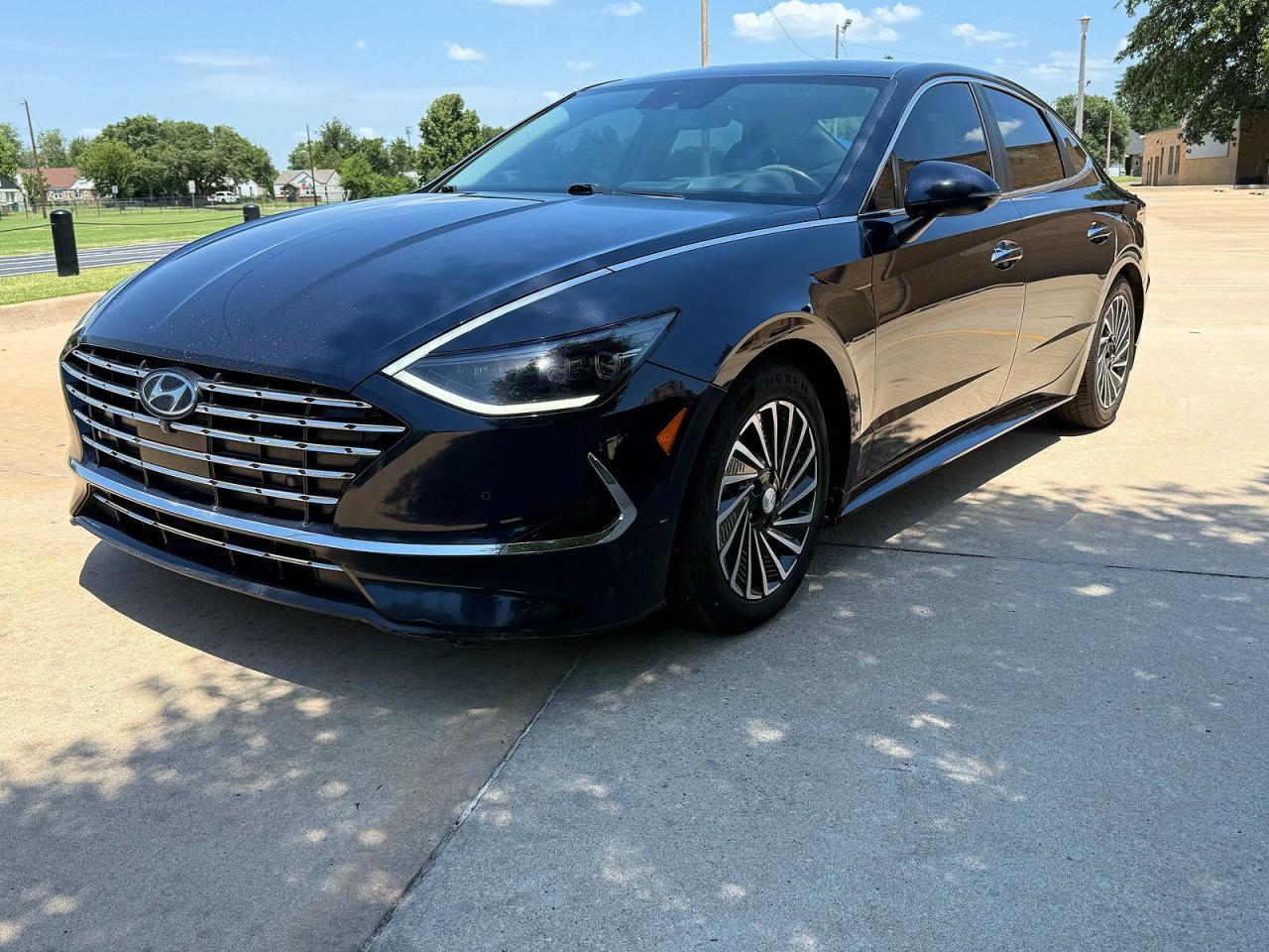 2021 Hyundai Sonata Hybrid - Image 2