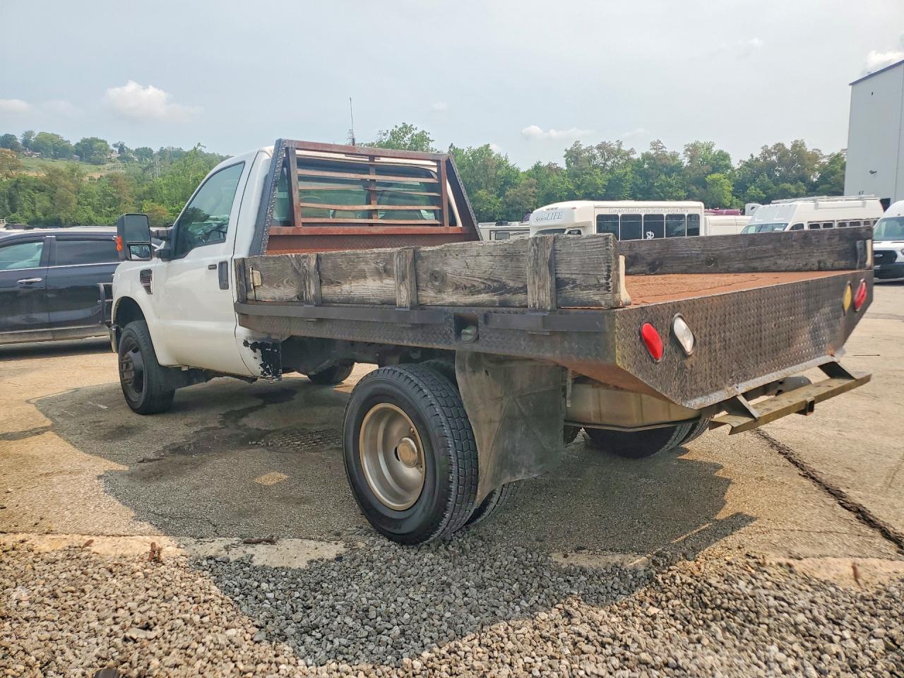 2008 Ford F350 Super Duty - Фото 2