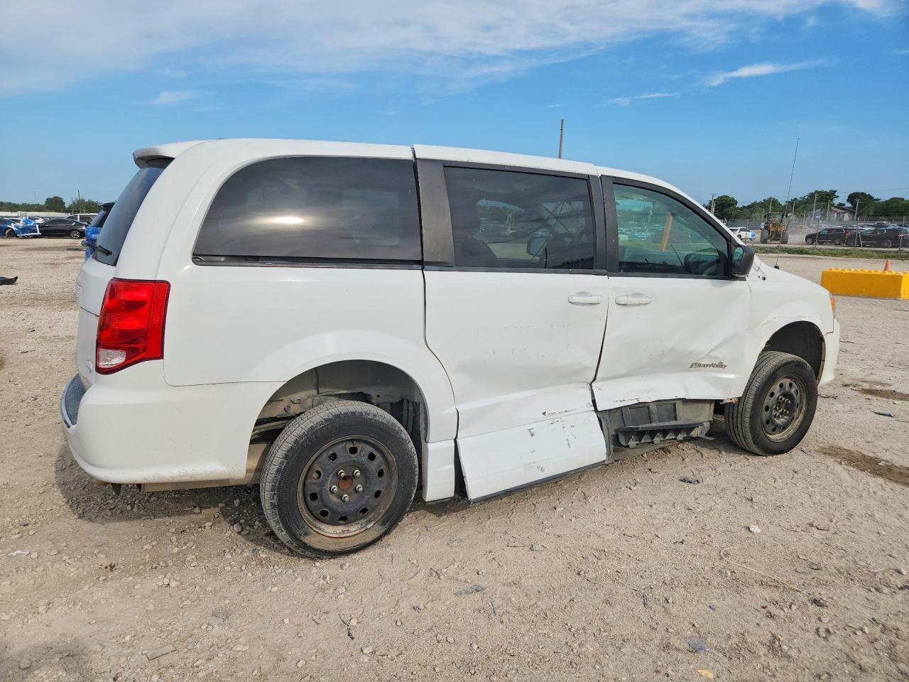 2018 Dodge Grand Caravan Se - Фото 3