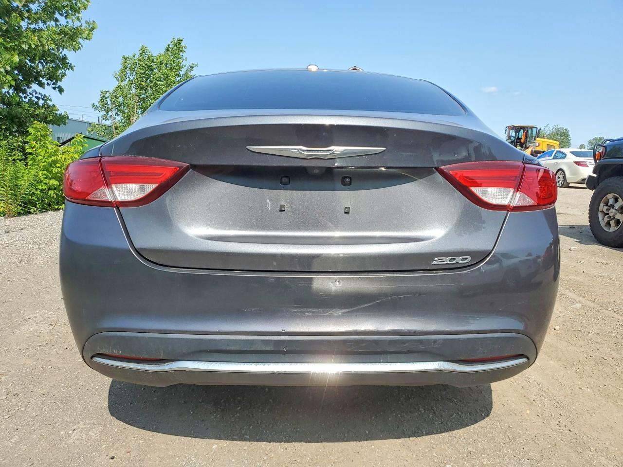 2015 Chrysler 200 Limited - Фото 6