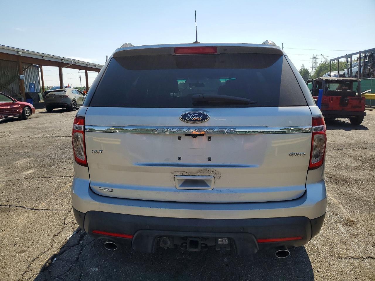 2011 Ford Explorer Xlt - Image 6