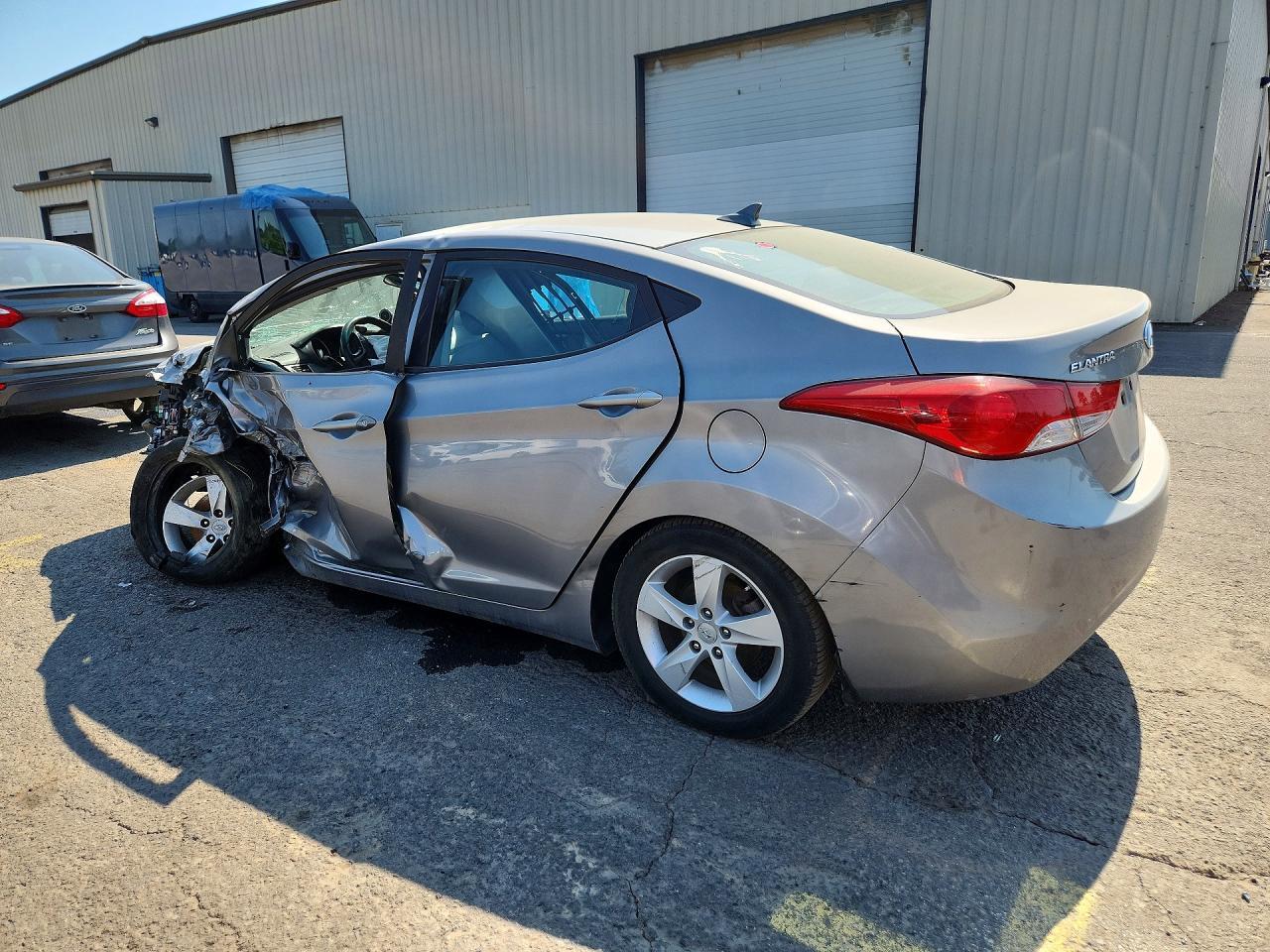 2012 Hyundai Elantra Gls - Image 2