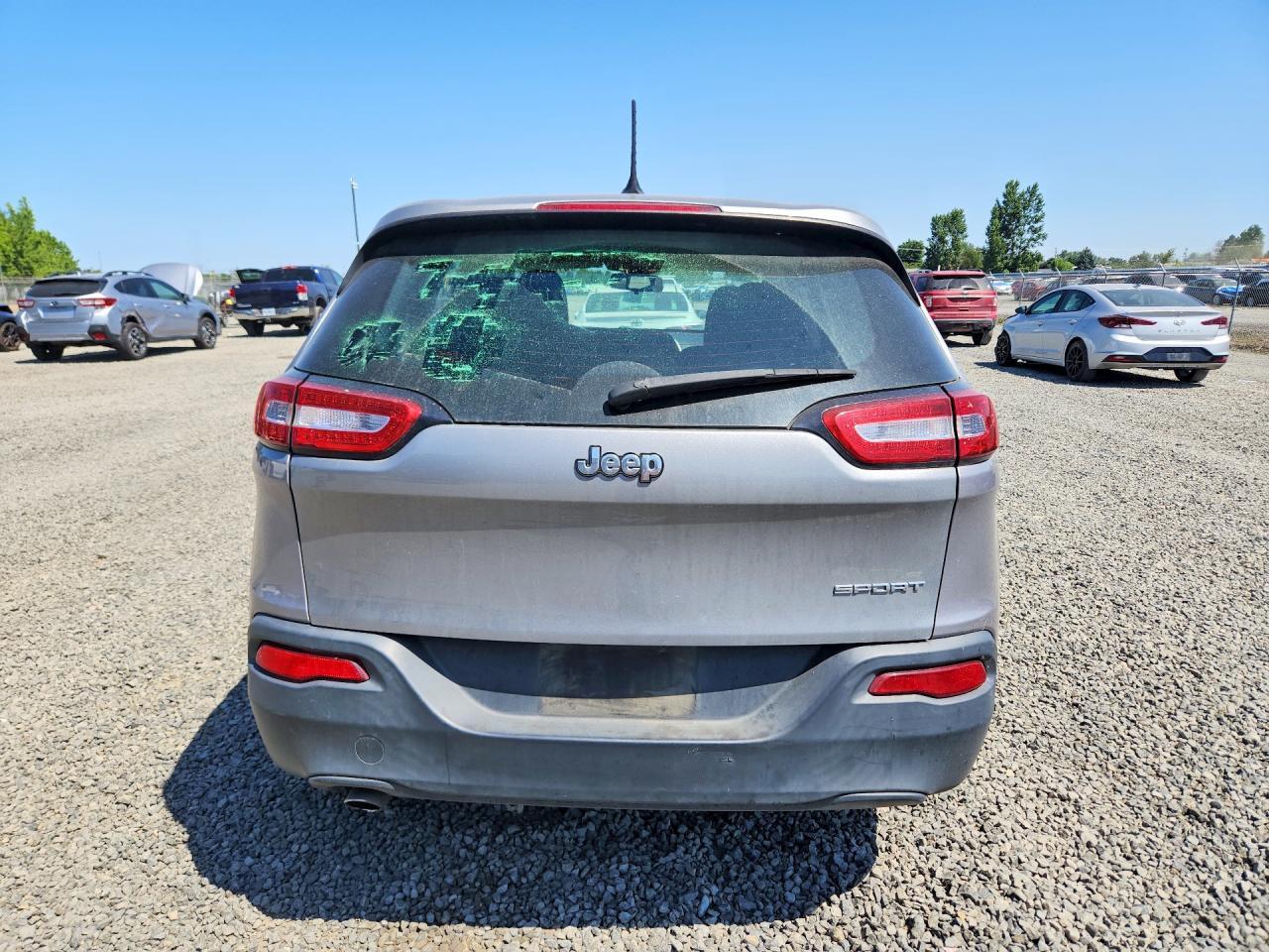 2016 Jeep Cherokee Sport - Фото 6