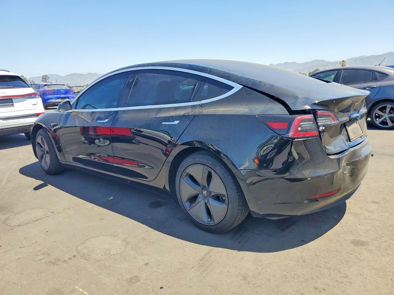 2019 Tesla Model 3 - Image 2