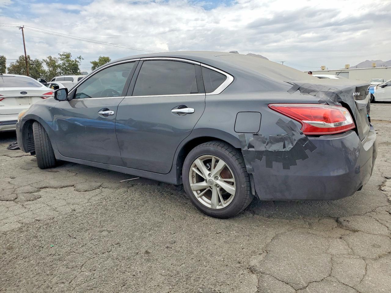 2013 Nissan Altima 2.5 - Фото 2