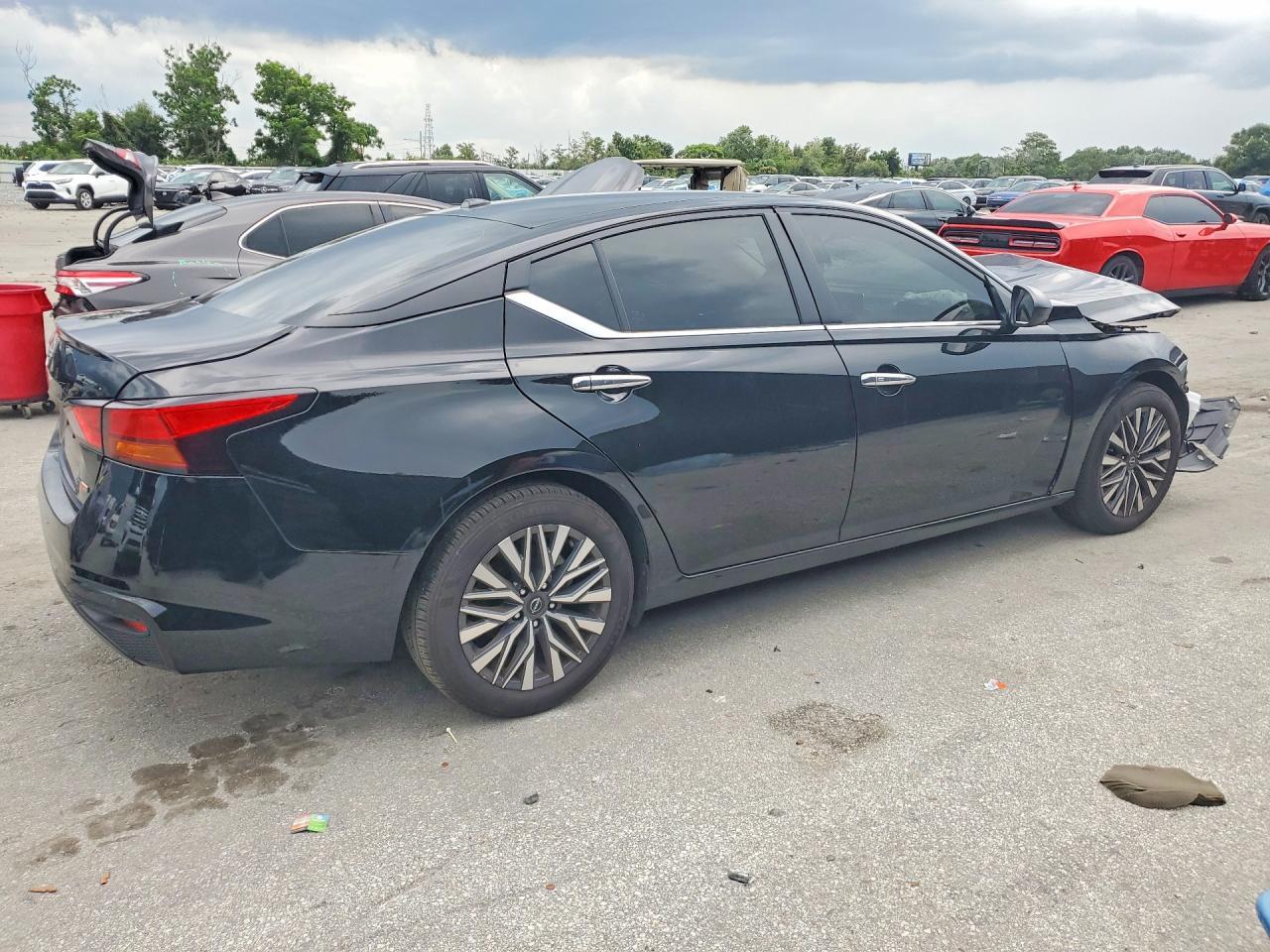 2025 Nissan Altima Sv - Image 3