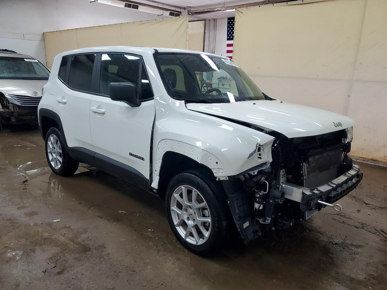 2023 Jeep Renegade Latitude - Фото 4