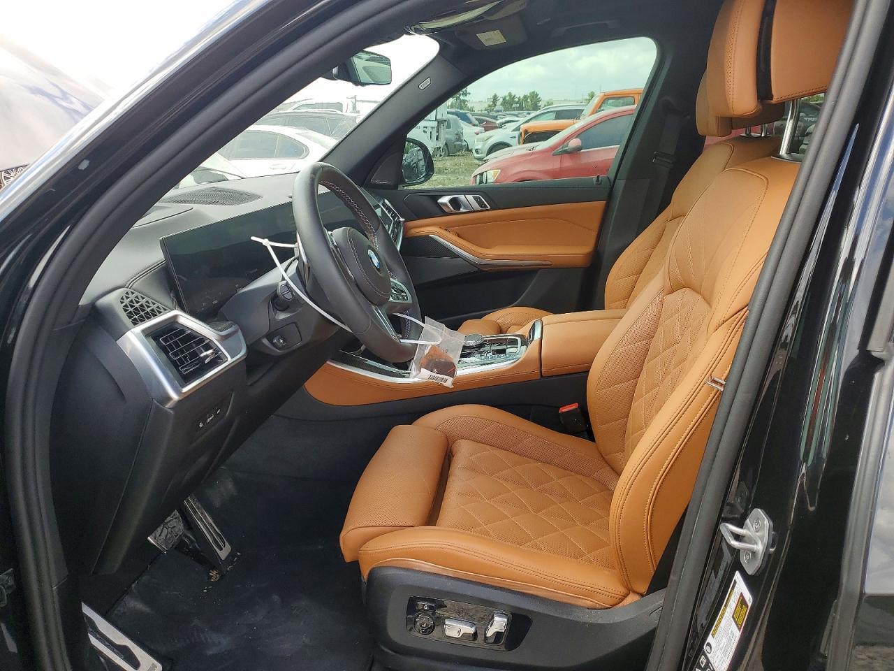 2025 BMW X5 M60I - Фото 7